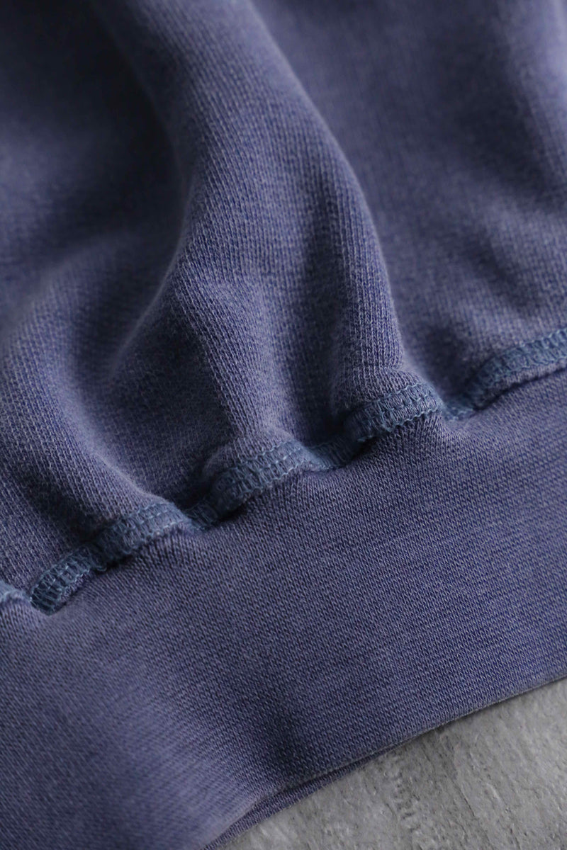 2000s AVIREX faded over sweat shirt