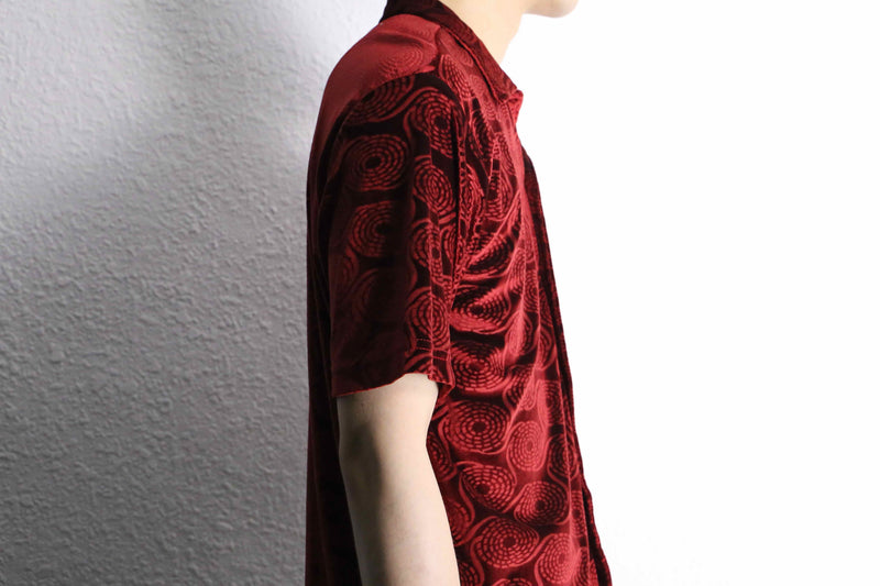 red velours total geometry pattern S/S shirt