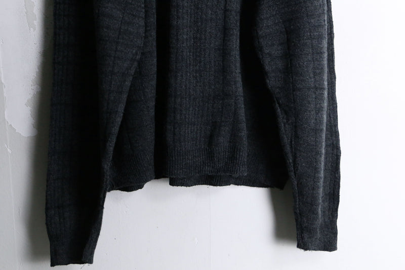 "Pierre Cardin" gray check  design sweater