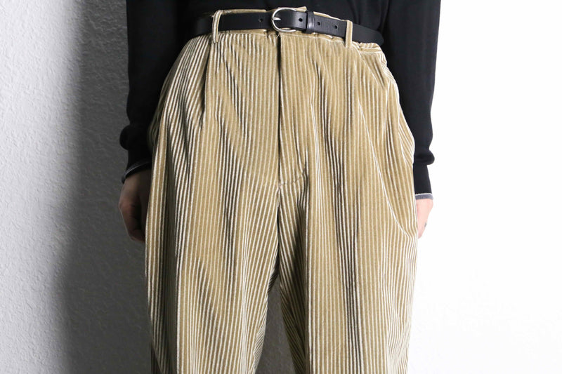 gold corduroy 2tuck wide tapered pants