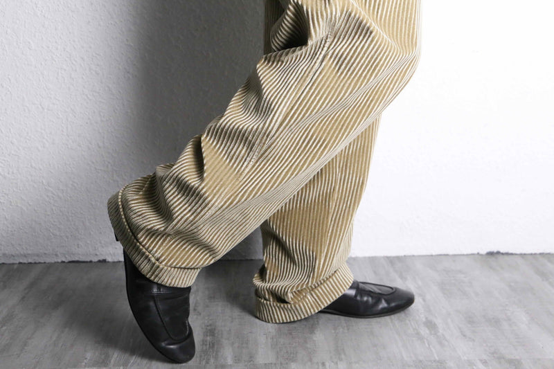 gold corduroy 2tuck wide tapered pants