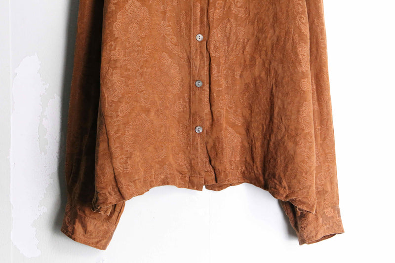 ”CHICO’S” brown base ethnic pattern shirts