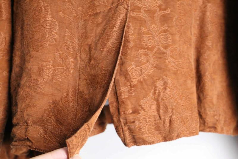 ”CHICO’S” brown base ethnic pattern shirts