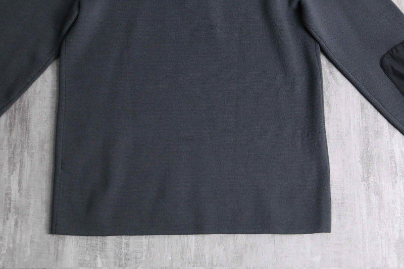 “BANANA REPUBLIC” snap button high neck knit