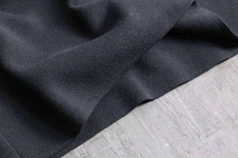 “BANANA REPUBLIC” snap button high neck knit