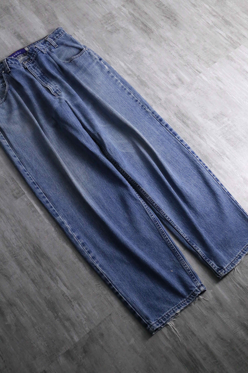 1990-early 00s Levi's silver Tab "baggy"