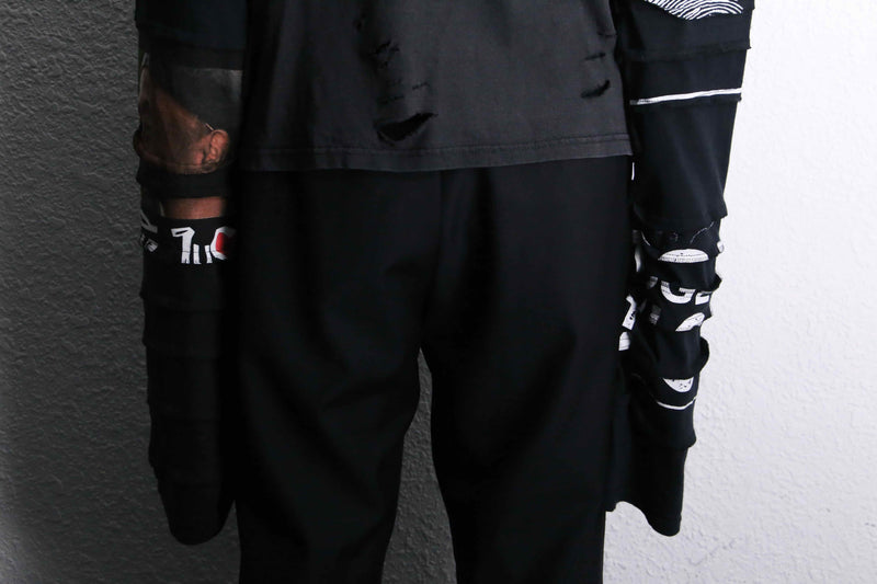 "Re:make" switch arm design damage L/S tee