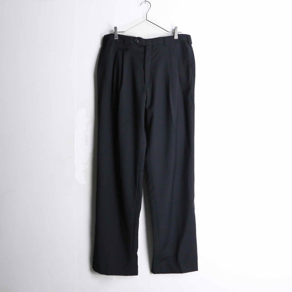 2tucks straight silhouette black color slacks