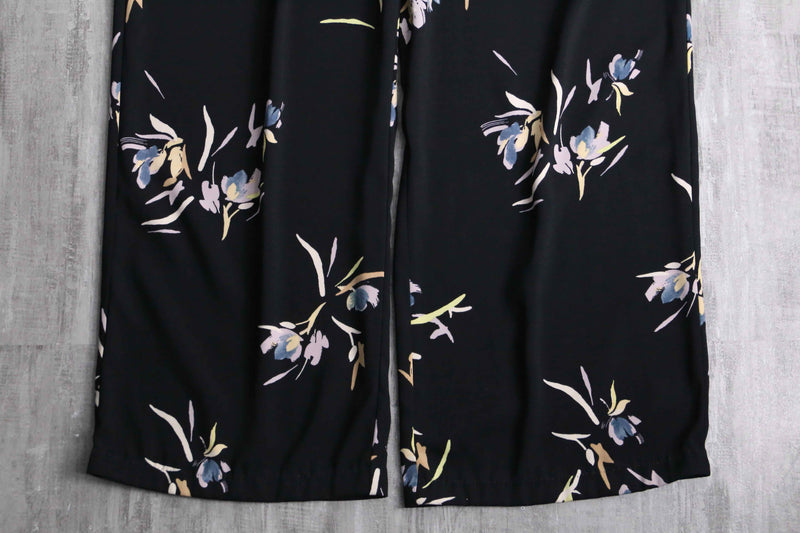 pale flower pattern black wide pants