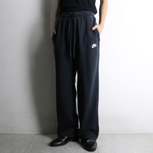 00’s “NIKE” black sweat pants