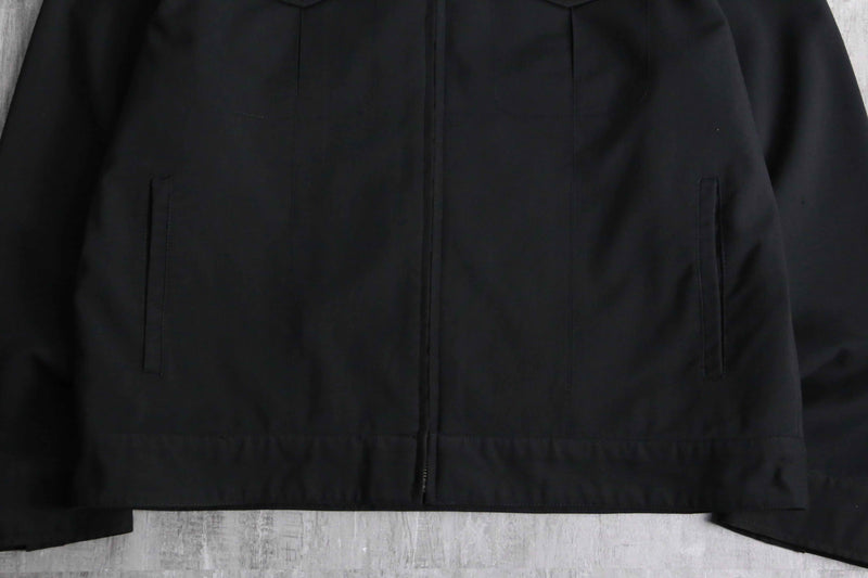 black minimal design zip-up jacket
