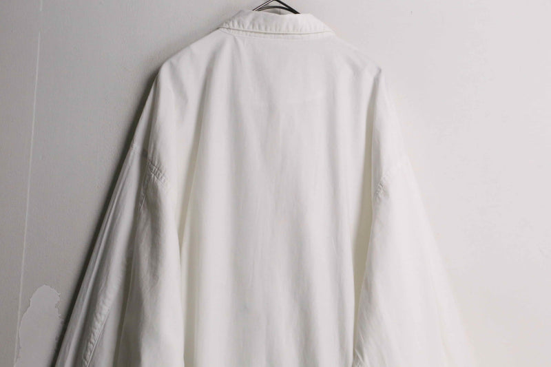 "GOOCH" white color zip design shirt