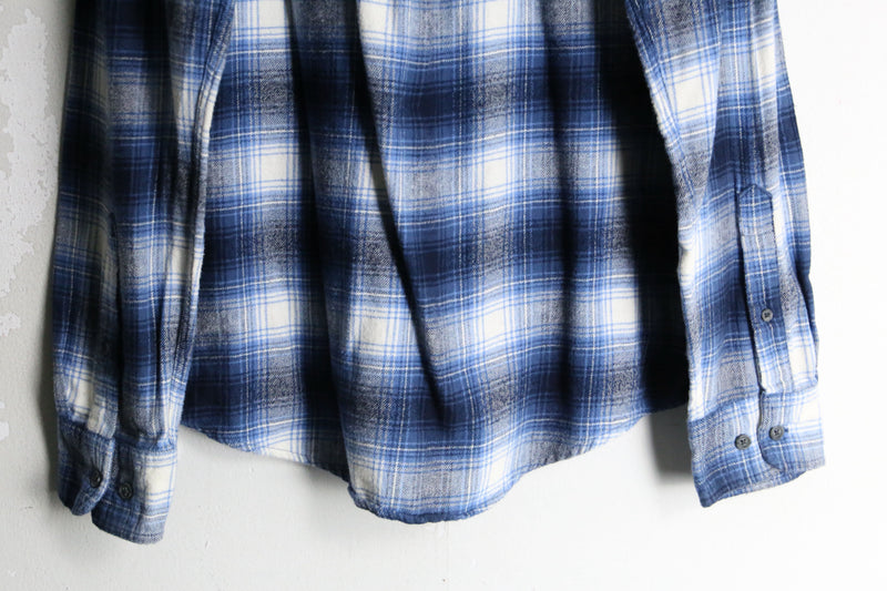 “Croft&Barrow” blue color ombre check shirt