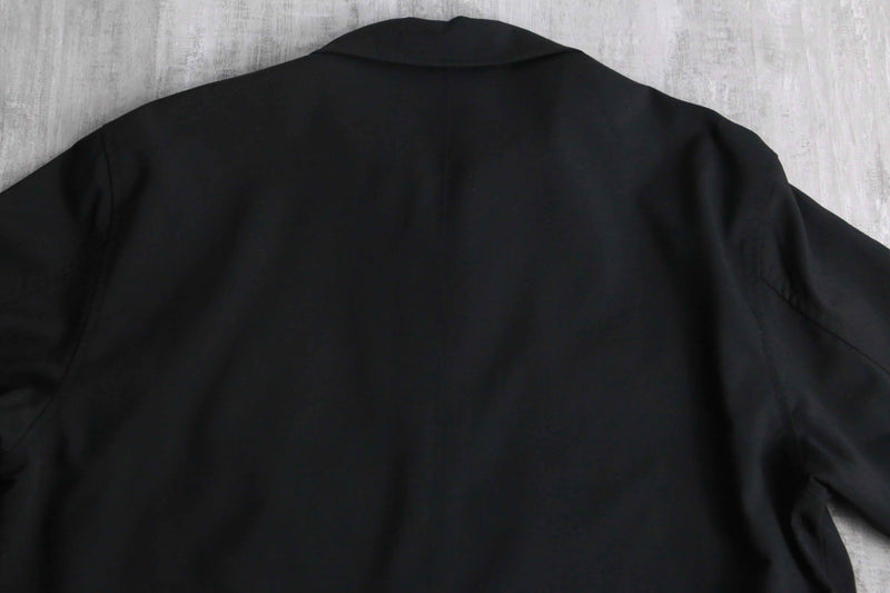 black minimal design zip-up jacket