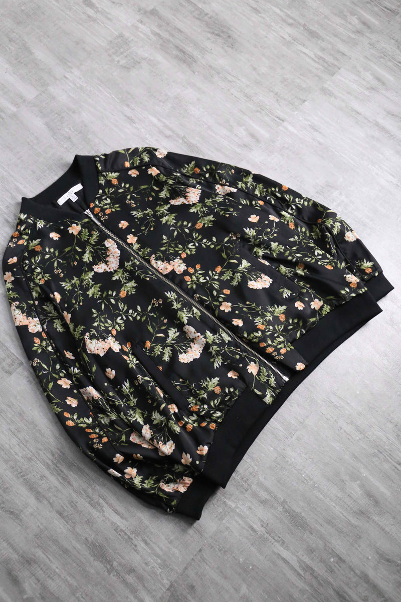 black floral zip-up blouson