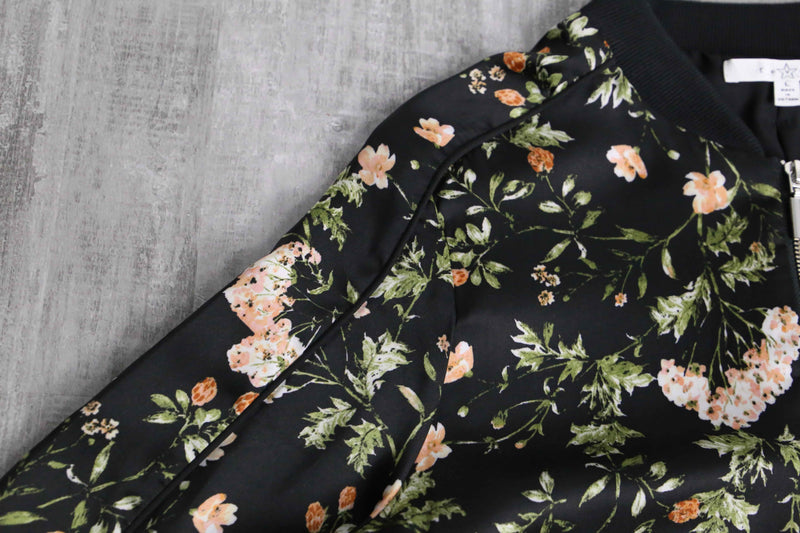 black floral zip-up blouson