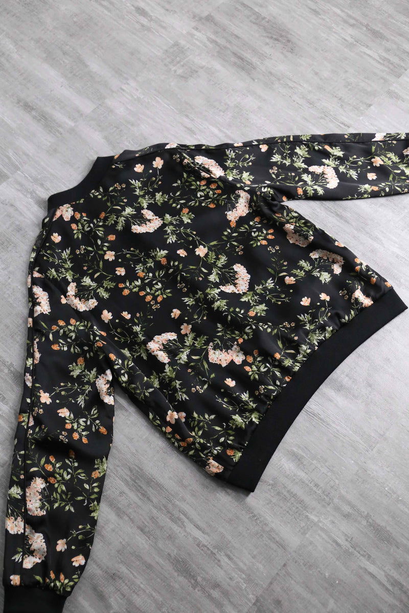 black floral zip-up blouson