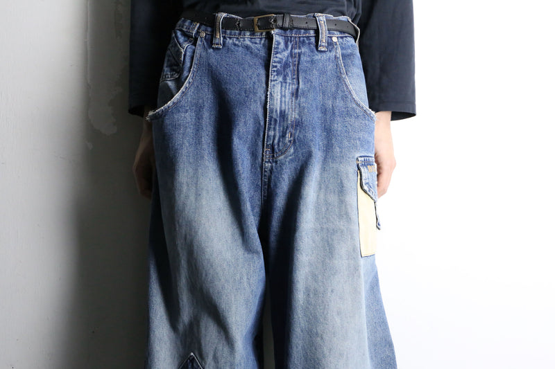 switching line design wide straight denim pants