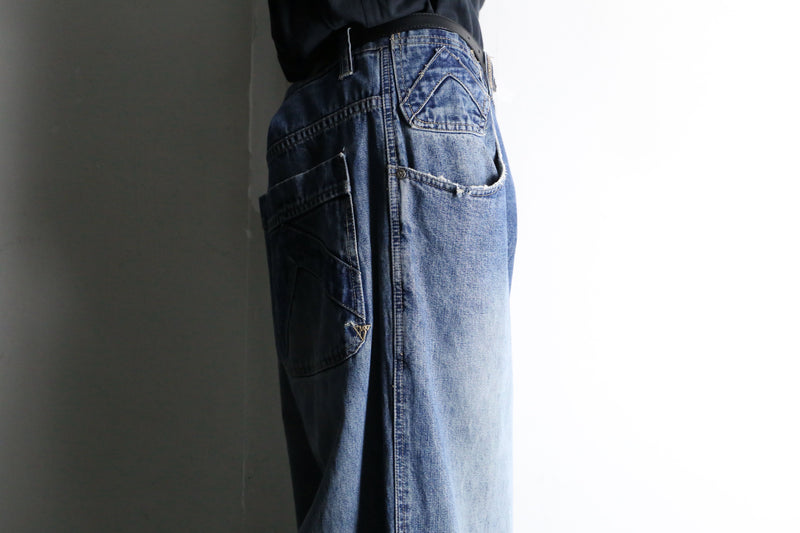 switching line design wide straight denim pants