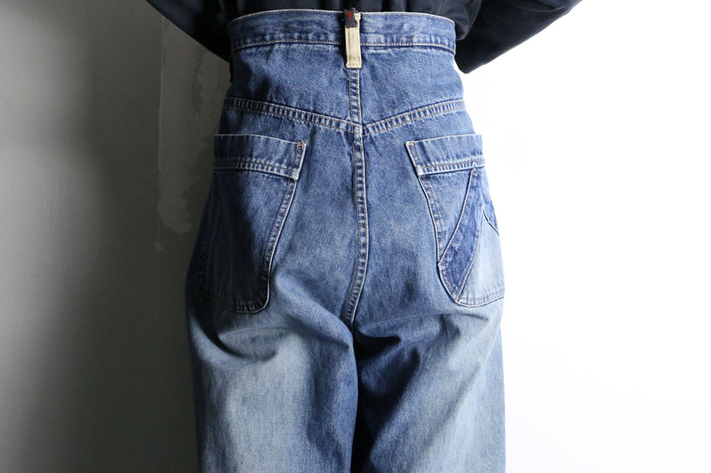 switching line design wide straight denim pants