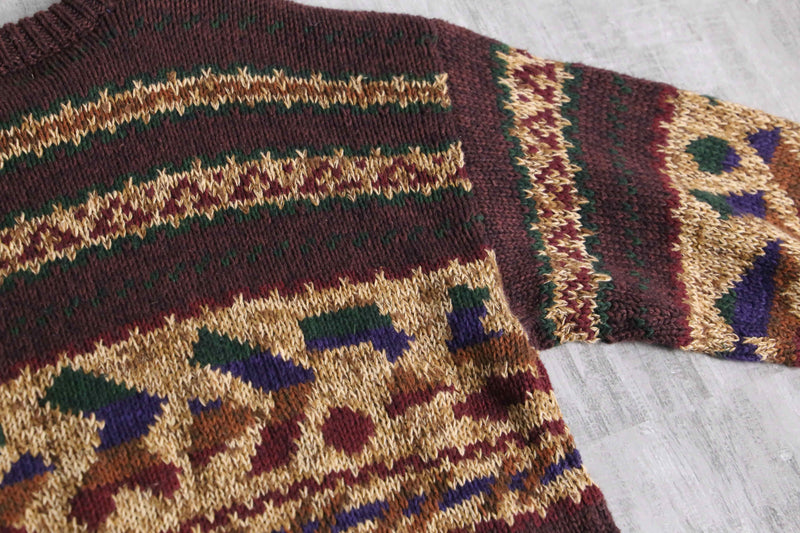 ”STJohn’sBay” warm color geometric jacquard knit