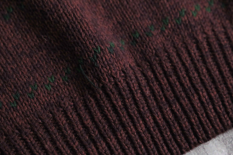 ”STJohn’sBay” warm color geometric jacquard knit