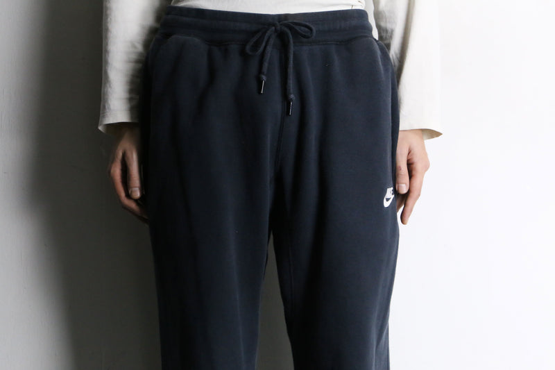 "NIKE" black color wide straight sweat pants