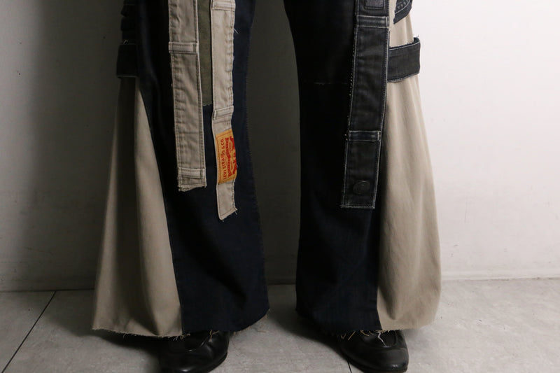 remake "再構築" beige×black docking wide flare denim