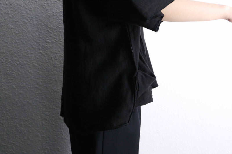 black deformation pocket U neck pull over