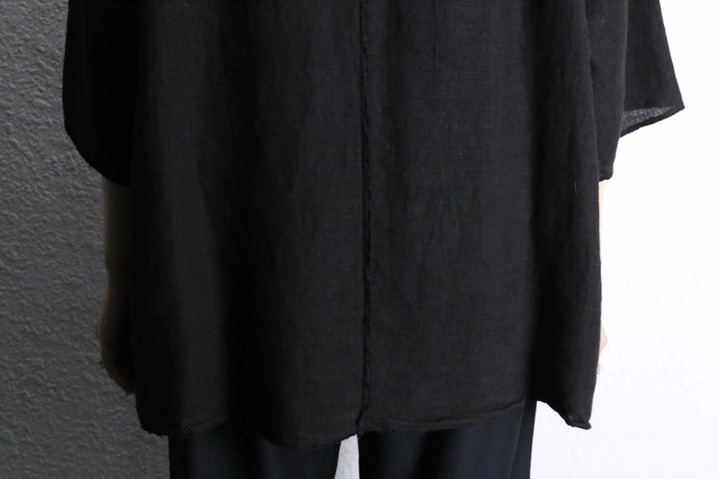 black deformation pocket U neck pull over