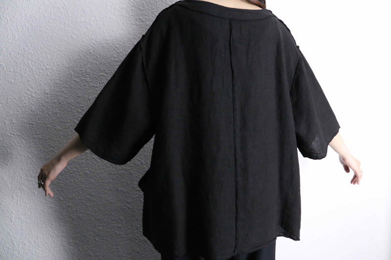 black deformation pocket U neck pull over