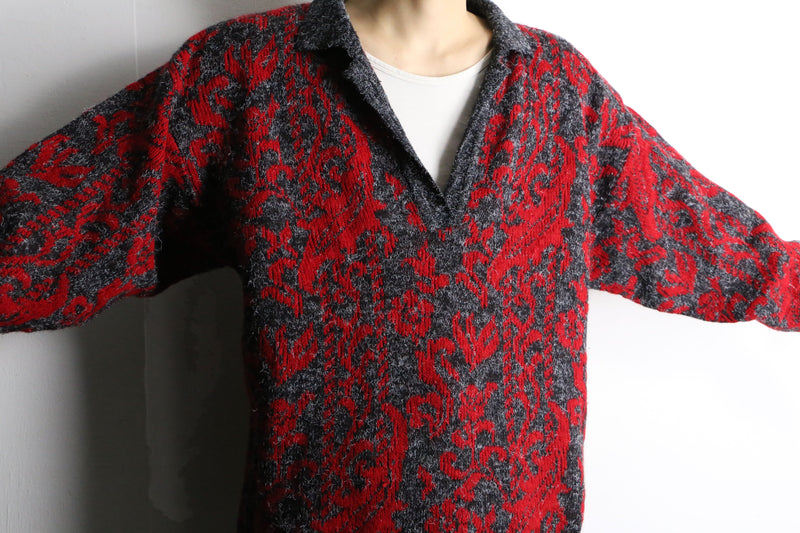 red×gray V neck knit