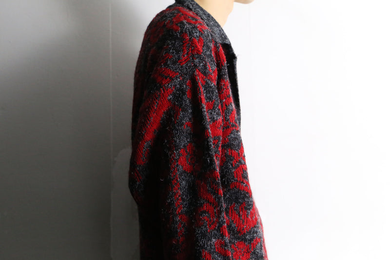 red×gray V neck knit