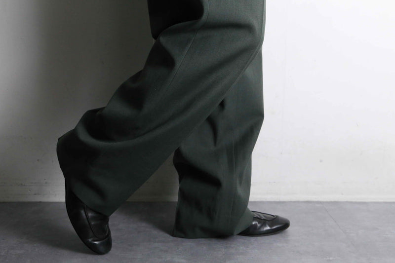 green color cavalry twill semi tapered slacks