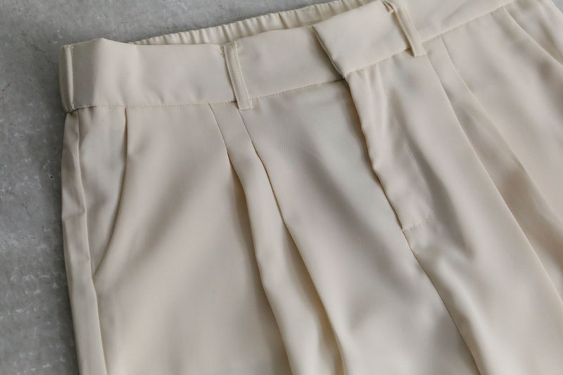 ivory 2tuck wide silhouette straight pants