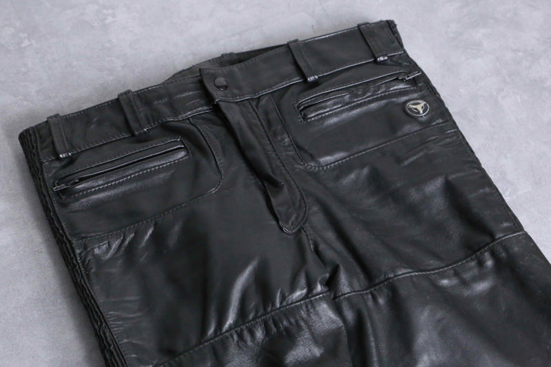 side gather zip leather pants