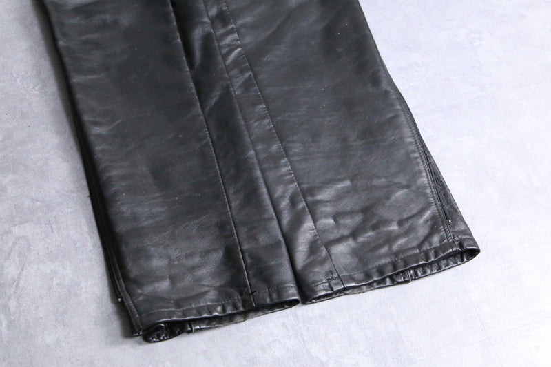 side gather zip leather pants