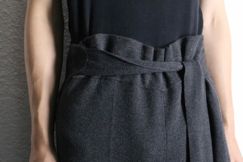 gray color knit easy wide pants