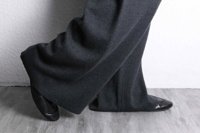 gray color knit easy wide pants