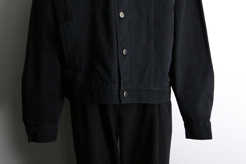 black loose tracker jacket