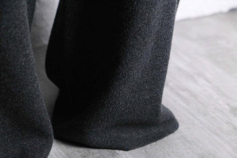 gray color knit easy wide pants