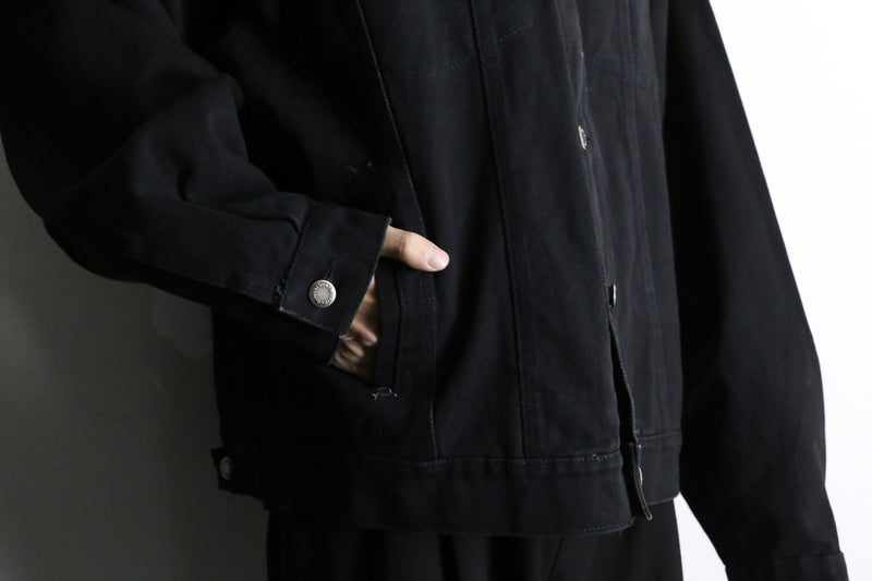 black loose tracker jacket