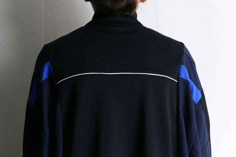 "Re:make" black×navy dolman sleeve track jacket