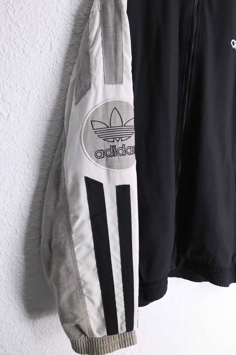 90’s “adidas” monotone loose nylon track jacket