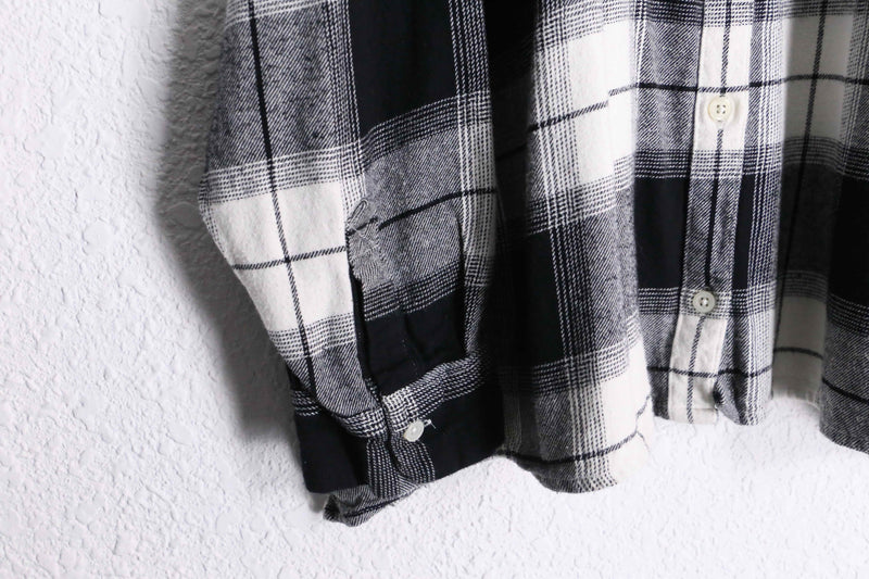 ”OLD NAVY” monotone check box shirts