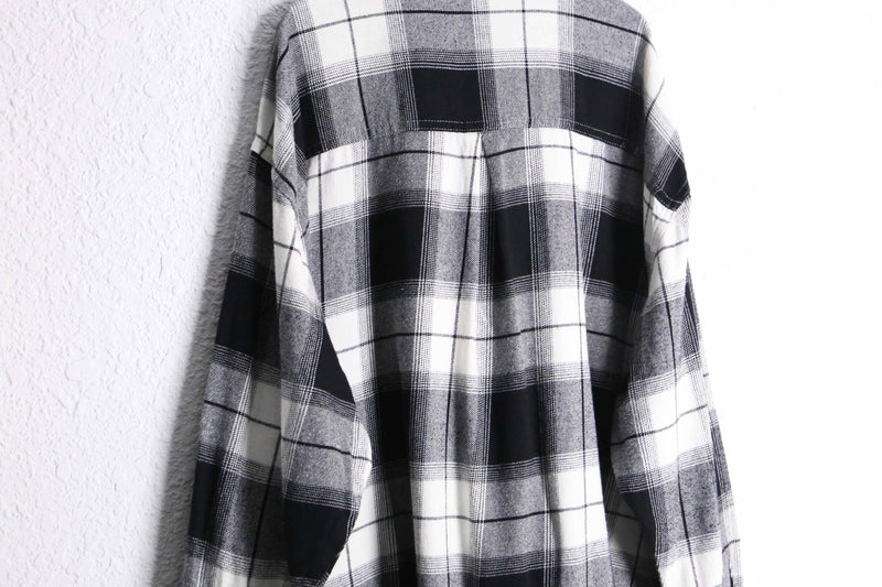 ”OLD NAVY” monotone check box shirts