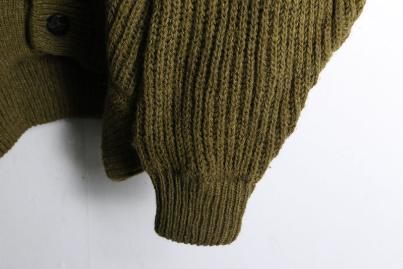 khaki color loose silhouette knit cardigan