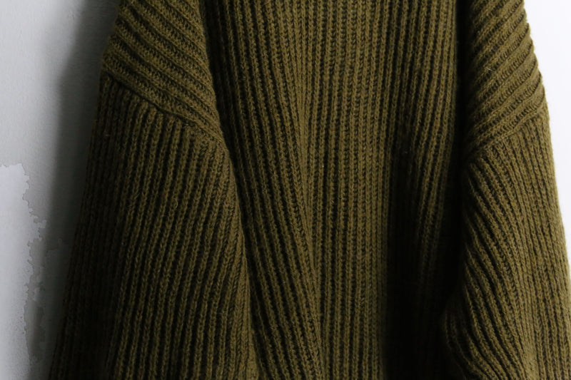 khaki color loose silhouette knit cardigan