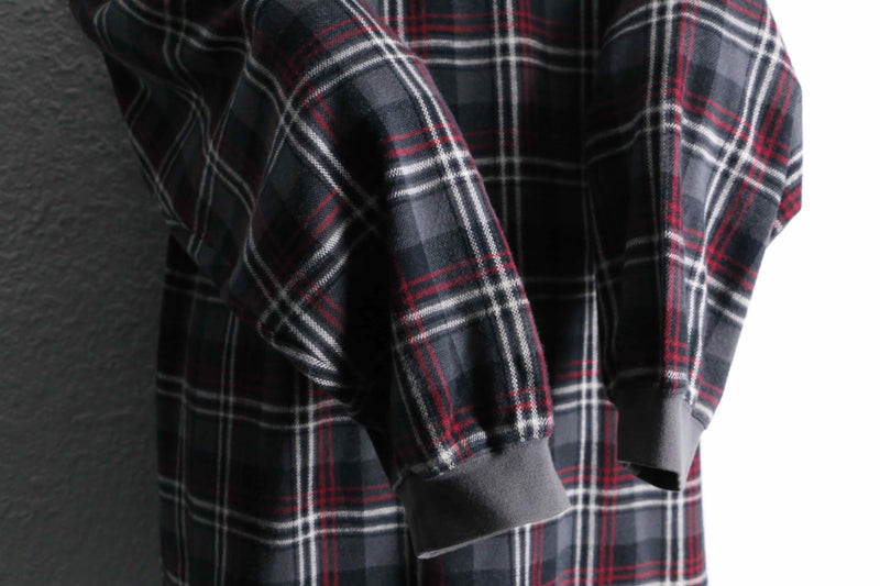 "Eddie Bauer" check henley neck cut and sew