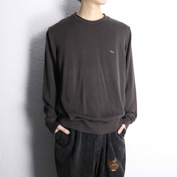“woven dog” design brown cotton knit